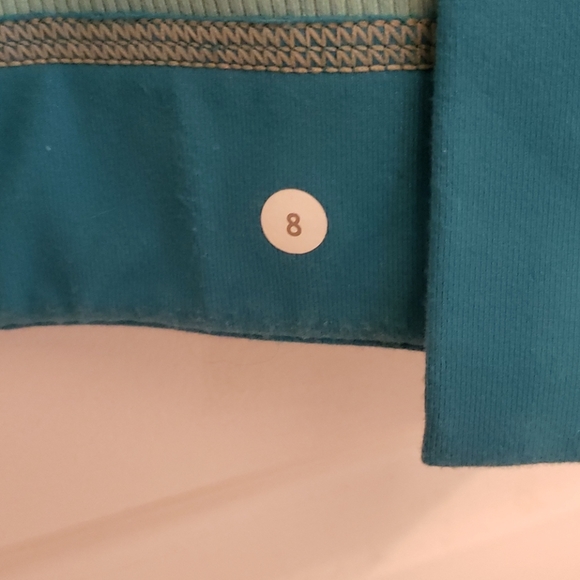 Lululemon jacket - Picture 3 of 14